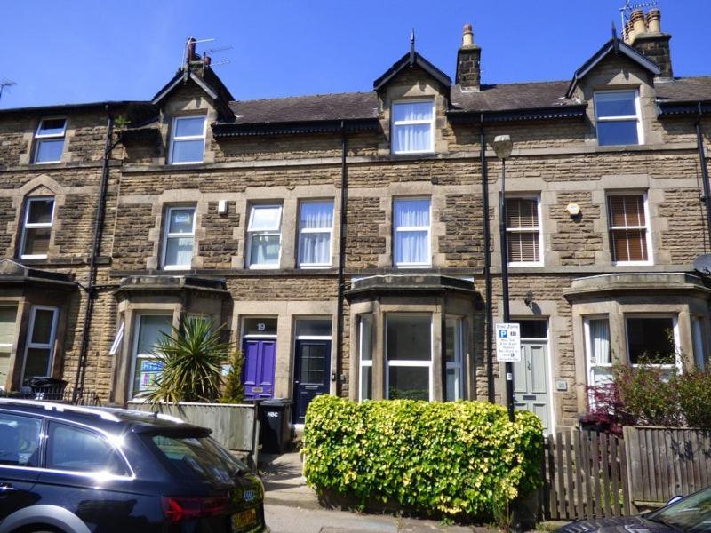 4 Bedroom House In Harrogate Town Centre Exterior foto